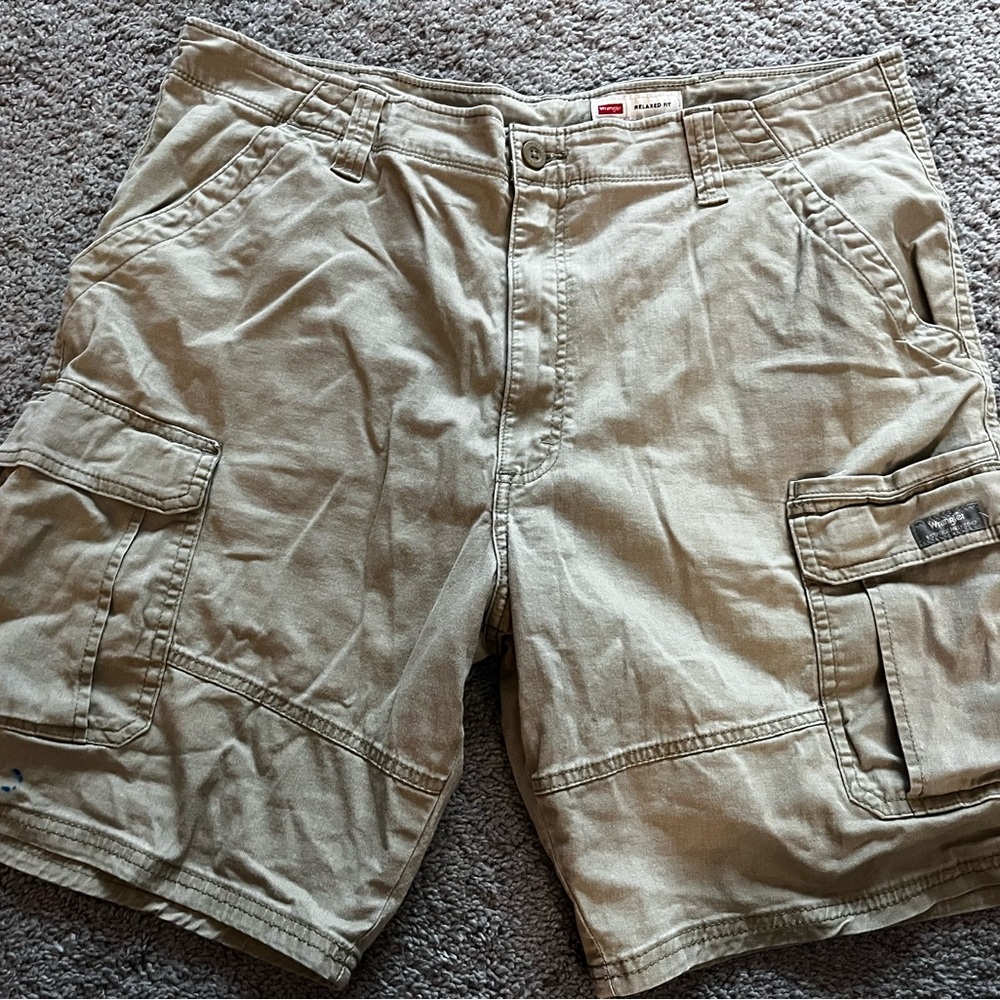 Wrangler Men's Khaki Cargo Shorts
